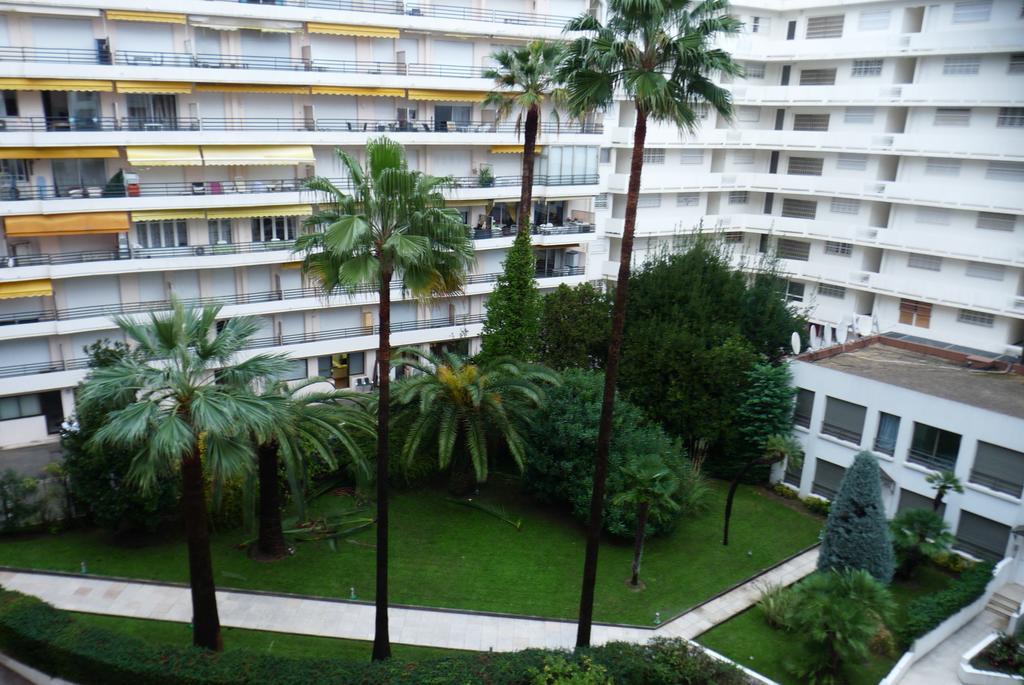 Cannes, Croisette, Palais Miramar Room photo