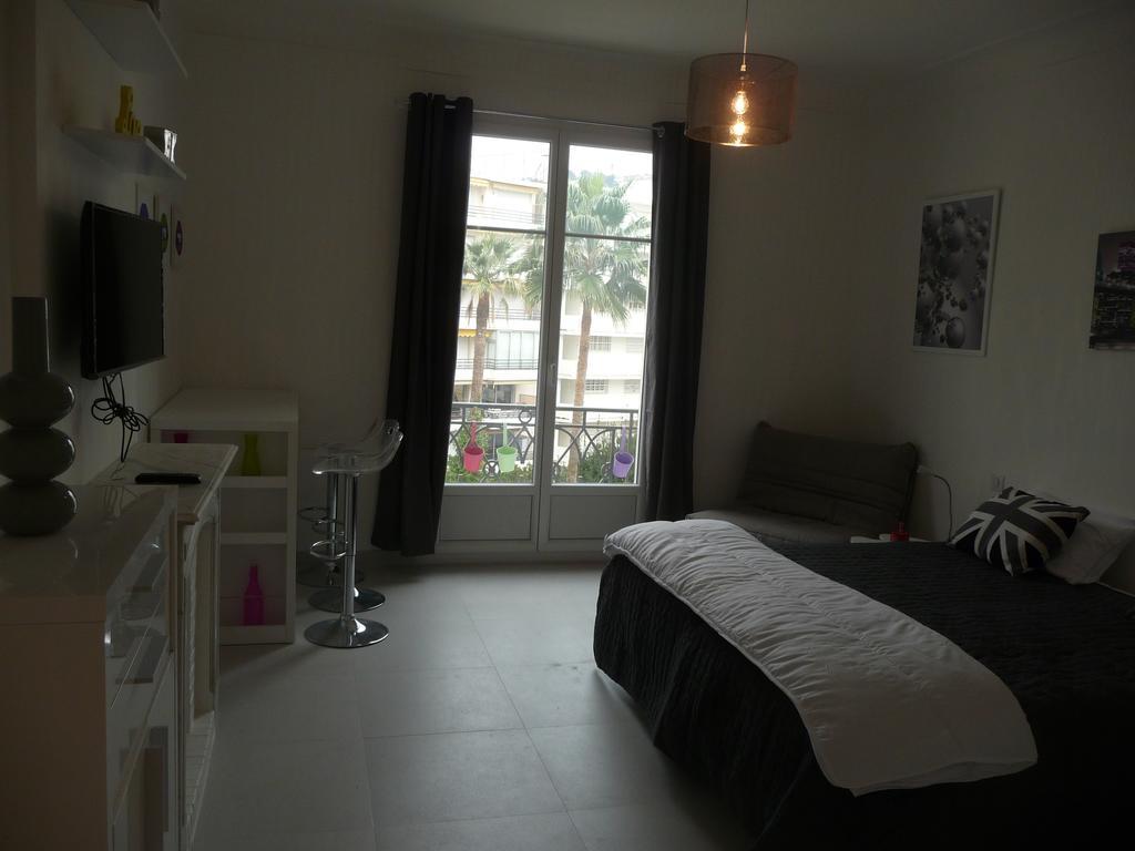 Cannes, Croisette, Palais Miramar Room photo